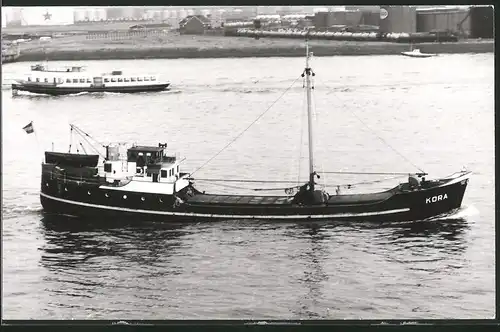 Fotografie Frachtschiff Kora in Fahrt