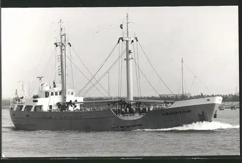 Fotografie Frachtschiff Jowanna in voller Fahrt