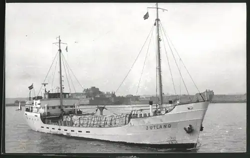 Fotografie Frachtschiff Jutland in Fahrt