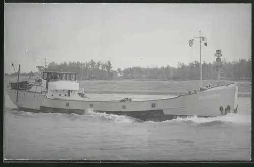 Fotografie Frachtschiff Brandaris in voller Fahrt