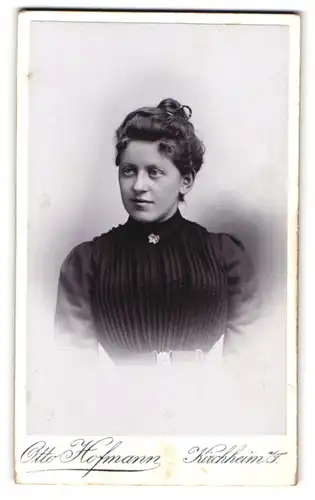 Fotografie Otto Hofmann, Kirchheim u /T., Jesingerstrasse, Portrait junge Dame mit hochgestecktem Haar