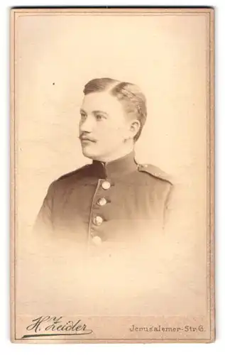 Fotografie H. Zeider, Berlin, Jerusalmer-Strasse 6, Soldat in Uniform