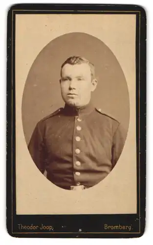Fotografie Theodor Joop, Bromberg, Wilhelm-Strasse 15, Junger Soldat in Uniform