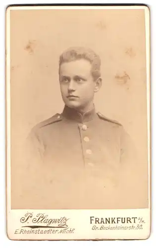 Fotografie P. Plagwitz, Frankfurt a. M., Gr. Bockenheimerstrasse 30, Junger Soldat in Uniform