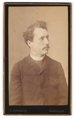 Fotografie J. Reinhardt, Reutlingen, Kleingrabenstr. 330, Portrait junger Mann mit Schnurrbart