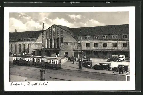 AK Karlsruhe, Strassenbahn vor dem Bahnhof