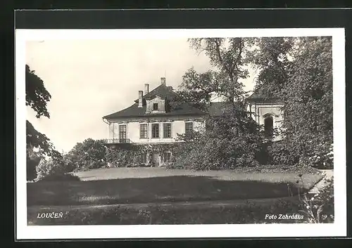 AK Loucen, Wohnhaus mit Garten