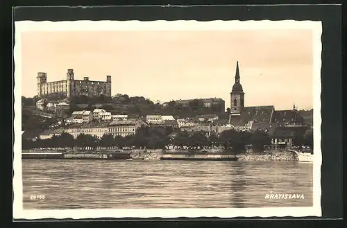 AK Bratislava, Panorama vom Wasser aus gesehen