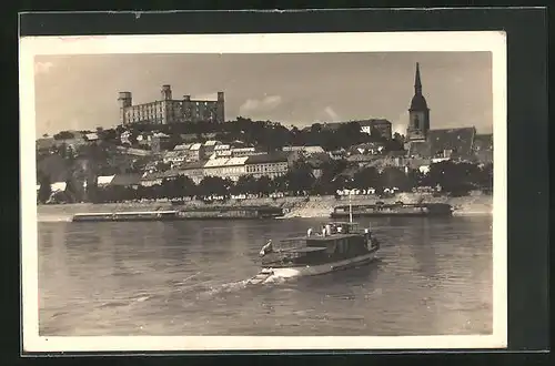AK Bratislava, Panorama, Dampfer auf der Donau