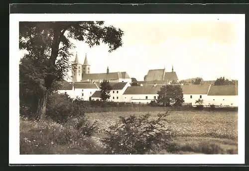 AK Milevsko, Ortsblick mit der Kirche vom Feld aus