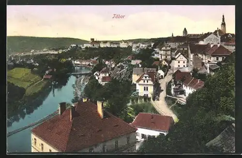 AK Tabor, Stadtansicht mit dem Fluss, Blick zu den Kirchtürmen