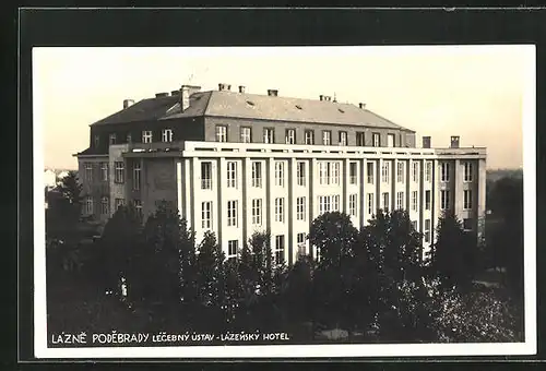 AK Bad Podiebrad / Podebrady, Lecebny Ustav, das Lezensky Hotel