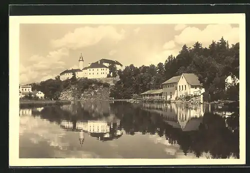 AK Ledec nad Sazavou, Uferpartie und Schlossblick