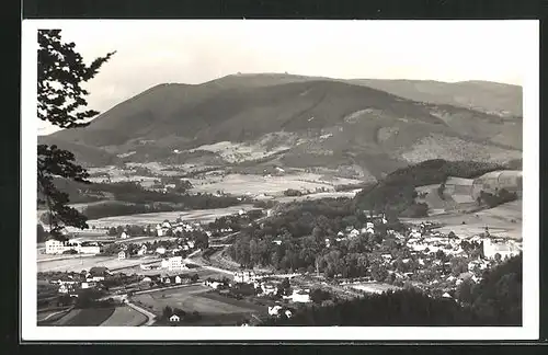 AK Lazne Roznov p. Radh., Celkovy Pohled, schweifender Blick ins Tal auf den Ort