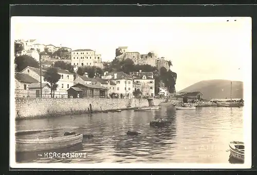 AK Hercegnovi, Festung und Wohnhäuser am Ufer