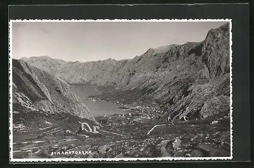 AK Bokakotorzka, Generalansicht mit Blick ins Tal