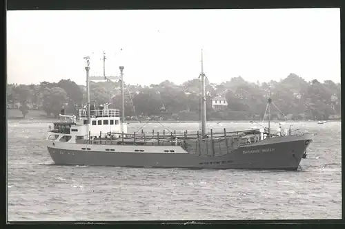 Fotografie Frachtschiff Marianne Weber mit Holz beladen