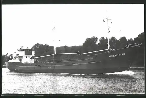 Fotografie Frachtschiff Nordsee-Karin fährt unter deutscher Flagge