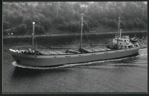 Fotografie Frachtschiff West Riding bei Kanaldurchfahrt