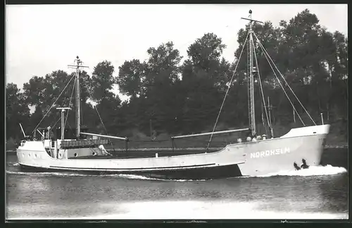 Fotografie Frachtschiff Nordhelm im Kanal