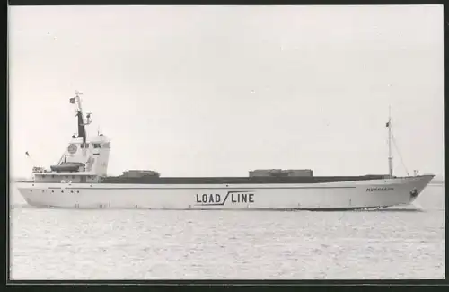 Fotografie Frachtschiff Munkbron der Load Line Reederei hat Holz geladen