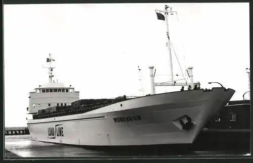 Fotografie Frachtschiff Munkbron mit Holz beladen im Hafen