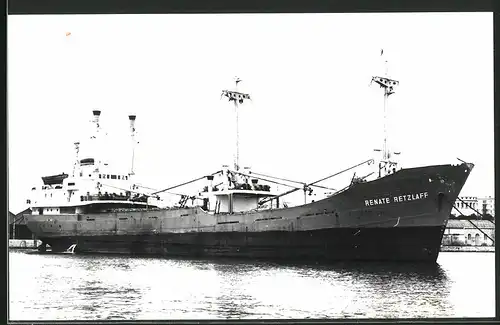 Fotografie Frachtschiff Renate Retzlaff liegt vor Anker