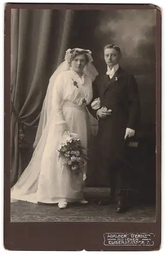 Fotografie Adalbert Werner, München, Elisenstrasse 7, frisch vermähltes jugendliches Paar