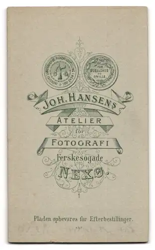 Fotografie Joh. Hansen, Nexö, Ferskesögade, Portrait junge Dame mit moderner Frisur