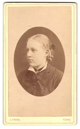 Fotografie G. Stöckel, Rönne, nettes junges Mädchen mit geflochtenen Haaren