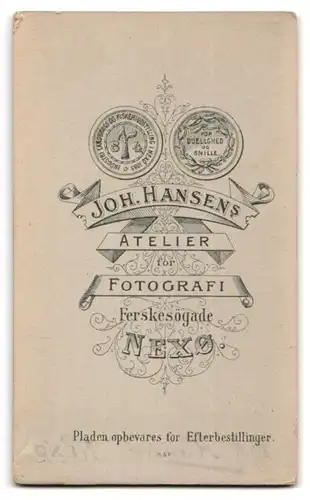 Fotografie Joh. Hansen, Nexö, zwei junge Schwestern gemeinsam posierend