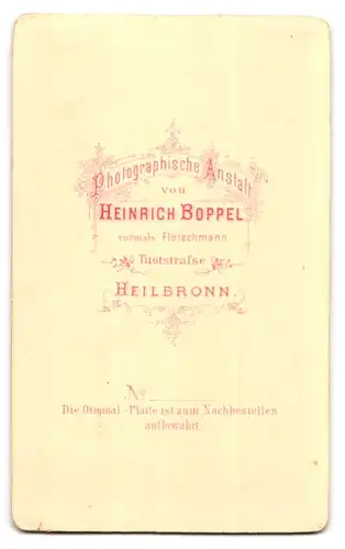 Fotografie Heinrich Boppel, Heilbronn, Titotstrasse, Portrait junge Dame mit Flechtfrisur und Medaillon