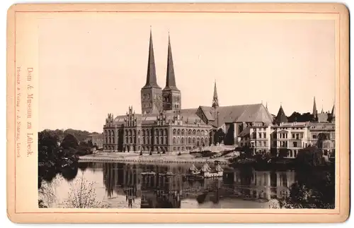 Fotografie J. Nöhring, Lübeck, Ansicht Lübeck, Blick auf den Dom und das Museum