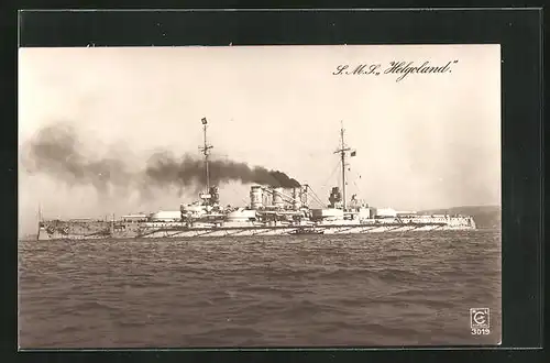 AK Kriegsschiff S. M. S. Helgoland vor der Küste