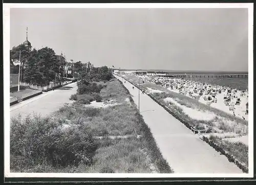 Fotografie unbekannter Fotograf, Ansicht Zinnowitz, Strandbad mit Promenade & Seebrücke