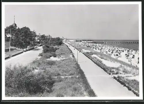 Fotografie unbekannter Fotograf, Ansicht Zinnowitz, Promenade am Strandbad mit Seebrücke