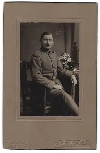 Fotografie Hugo Schwerg, Pirna, Albertstrasse 13, Portrait Soldat in Uniform