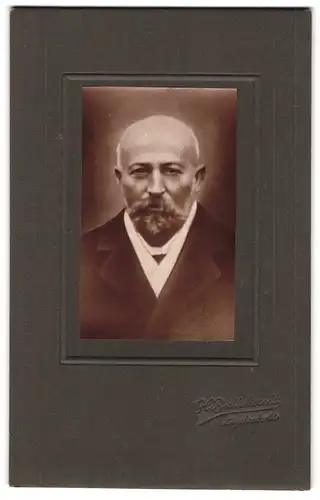 Fotografie H. Buttchereit, Kötzschenbroda, Portrait Arthur Risse mit Vollbart