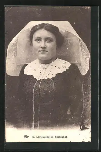 AK Limousine en Barbichet, Junge Frau in Tracht Aquitanien / Aquitaine