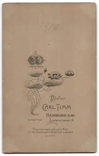 Fotografie Carl Timm, Harburg /Elbe, Lindenstrasse 18, Portrait junge Dame im Kleid mit kleinem Mädchen