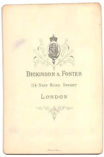 Fotografie Dickinson & Foster, London, 114, New Bond Street, Portrait modisch gekleideter Herr mit Schnauzbart