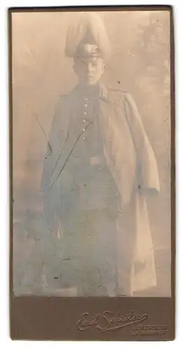 Fotografie Emil Schröter, Jüterbog, Trebbinerstr. 6, junger Soldat in Garde Uniform mit Pickelhaube Rosshaarbusch