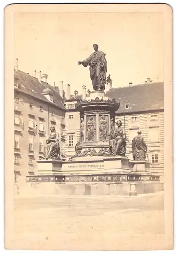 Fotografie Oscar Kramer, Wien, Graben 9, Ansicht Wien, Statue des Kaiser Franz II. im Inneren Burgplatz