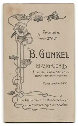 Fotografie B. Gunkel, Leipzig-Gohlis, Äuss. Hallesche Str. 77-79, Portrait sächsischer Soldat in Uniform mit Bajonett