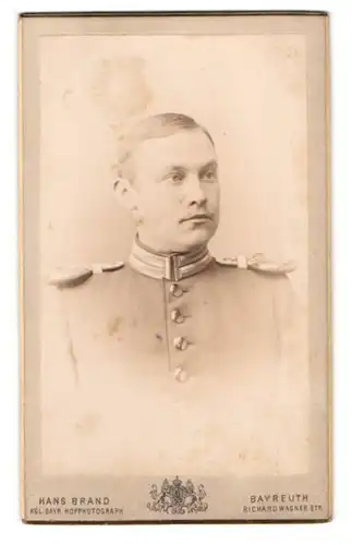 Fotografie Hans Brand, Bayreuth, Richard Wagner Str., Portrait Offizier Anton Blank in Garde Uniform mit Epauletten