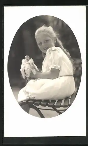 AK Prinzessin Maria von Bayern mit Puppe