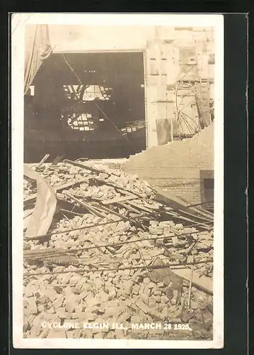 Foto-AK Elgin, IL, Cyclone 1920, Ortspartie in Trümmern, Unwetter