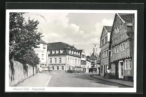 AK Adenau /Eifel, Hauptstrasse mit Hotel zum wilden Schein und Gasthof