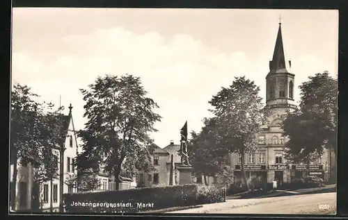 AK Johanngeorgenstadt, Markt mit Kirche und Denkmal