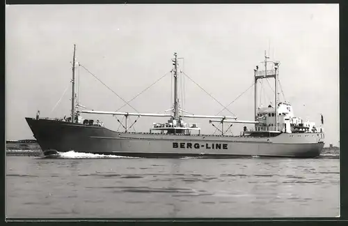 Fotografie Frachtschiff Wilken der Berg-Line Reederei